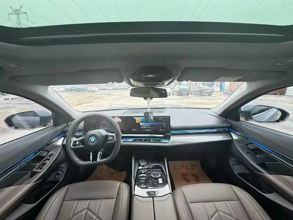 BMW i5 — фото 2