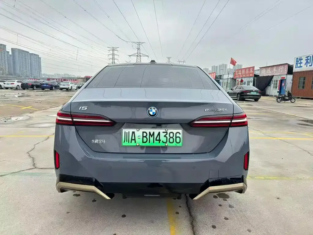 BMW i5 — фото 7