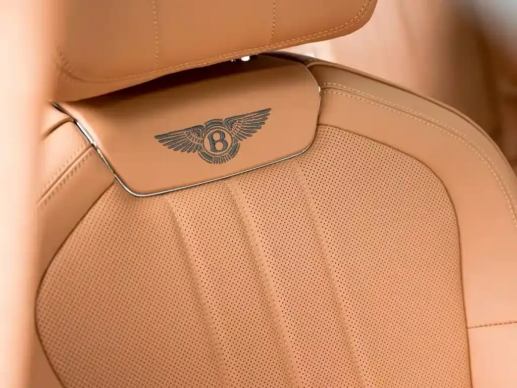 Bentley Flying Spur — фото 7