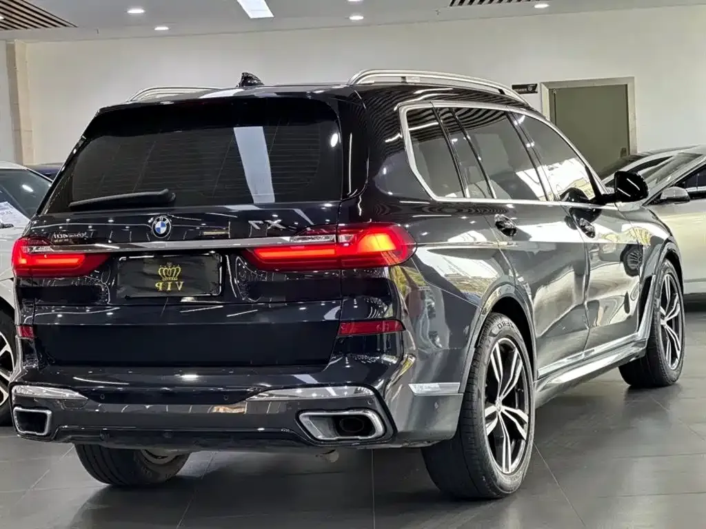 BMW X7 — фото 2