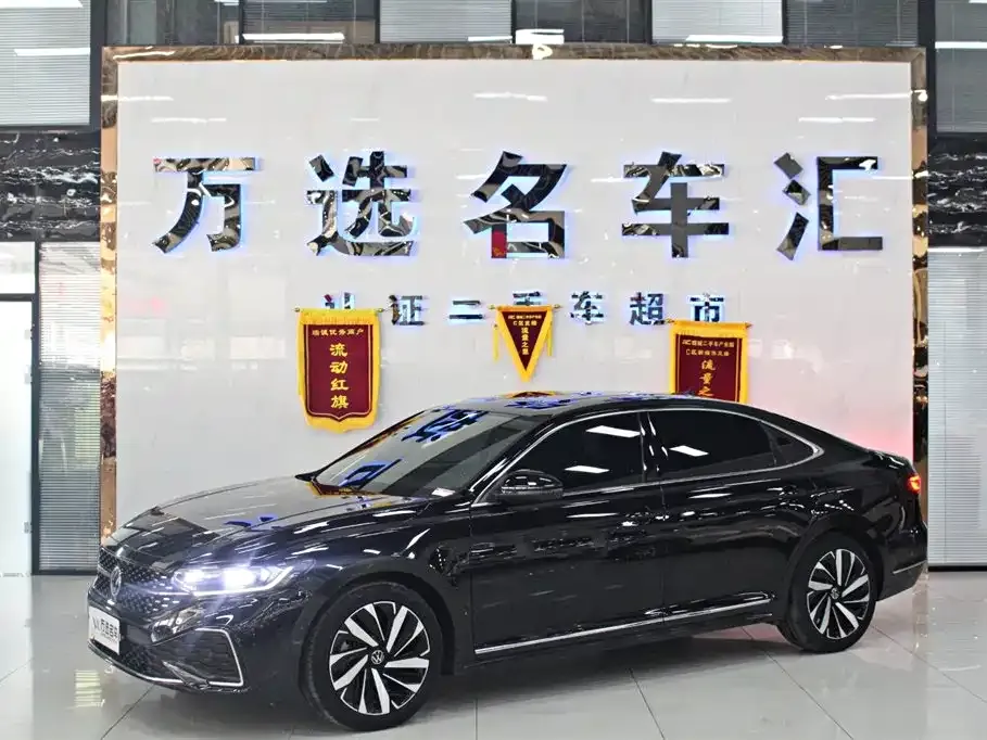 Volkswagen Passat — фото 1