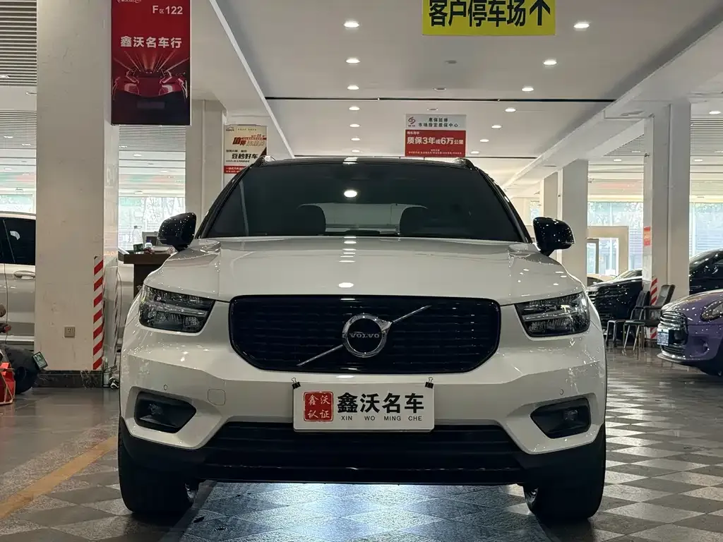 Volvo XC40 — фото 2