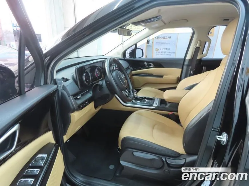 Kia Carnival — фото 10