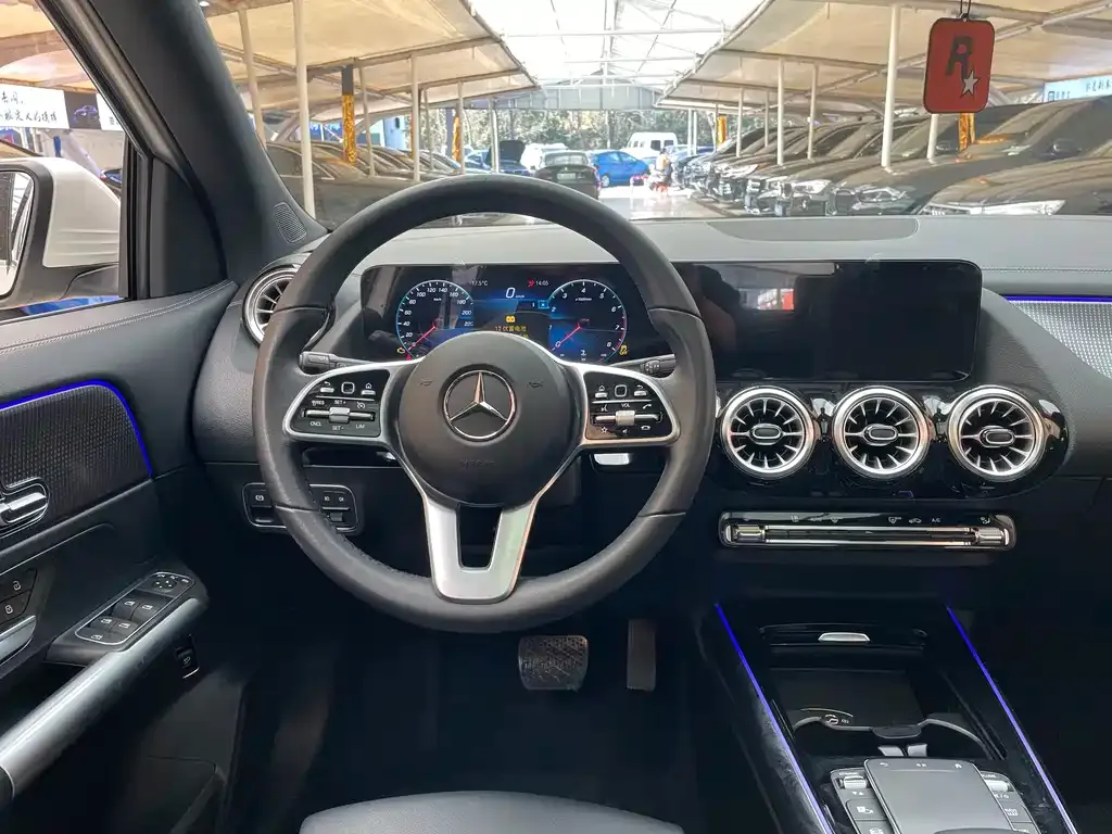 Mercedes-Benz GLA — фото 10