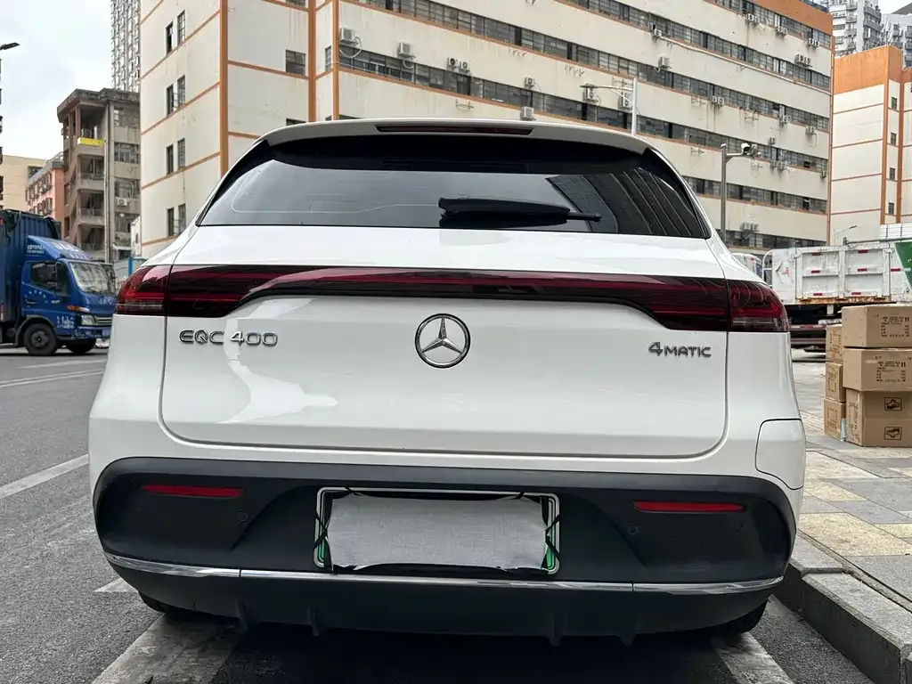 Mercedes-Benz EQC — фото 4