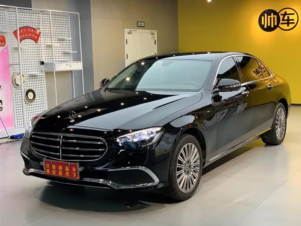 Mercedes-Benz E-Class — фото 1