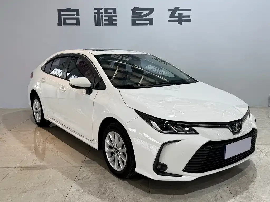 Toyota Corolla — фото 5