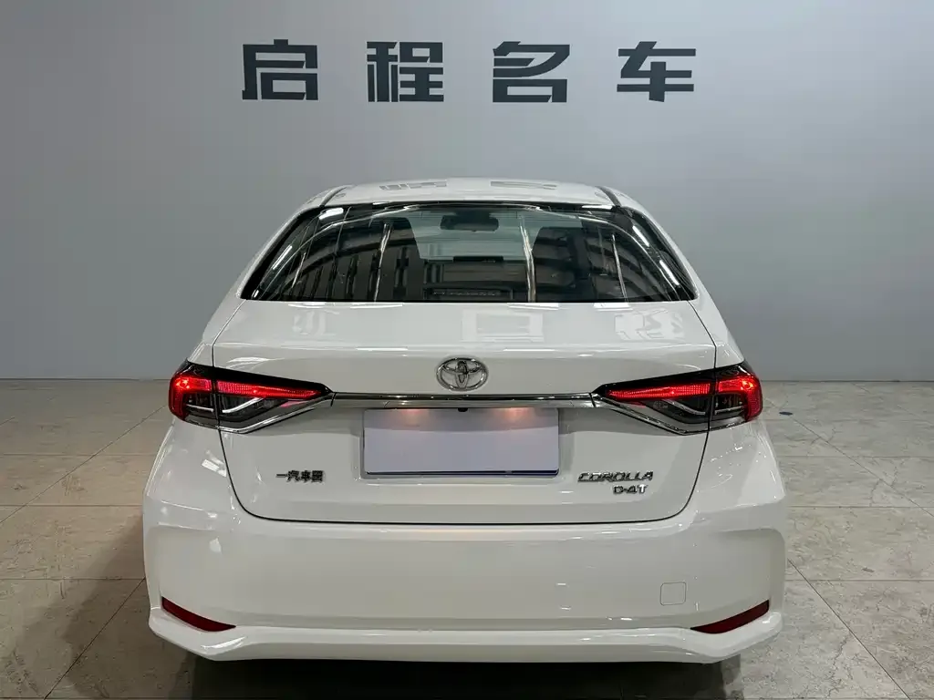 Toyota Corolla — фото 2