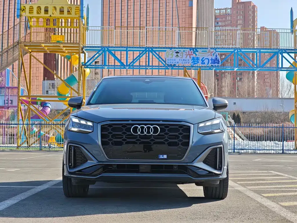 Audi Q2L — фото 8