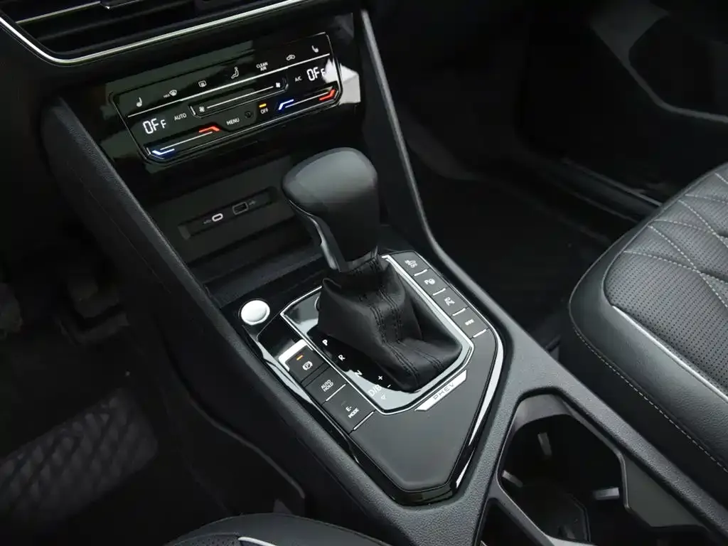 Volkswagen Tiguan L New Energy — фото 9