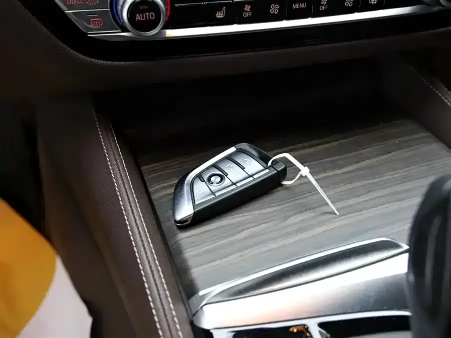 BMW 5 Series New Energy — фото 8
