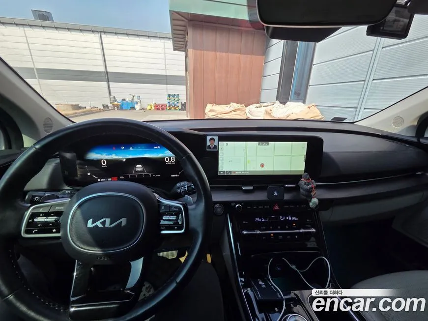 Kia Carnival — фото 10