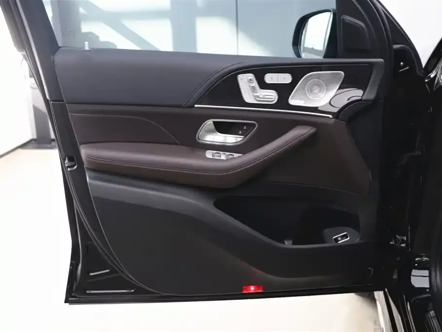Mercedes-Benz GLS — фото 6