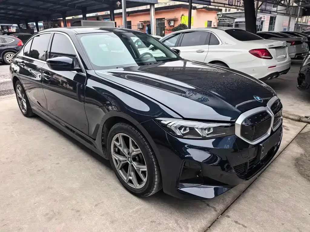 BMW i3 — фото 1