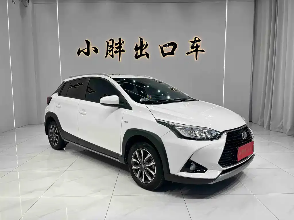 Toyota Yaris L — фото 3
