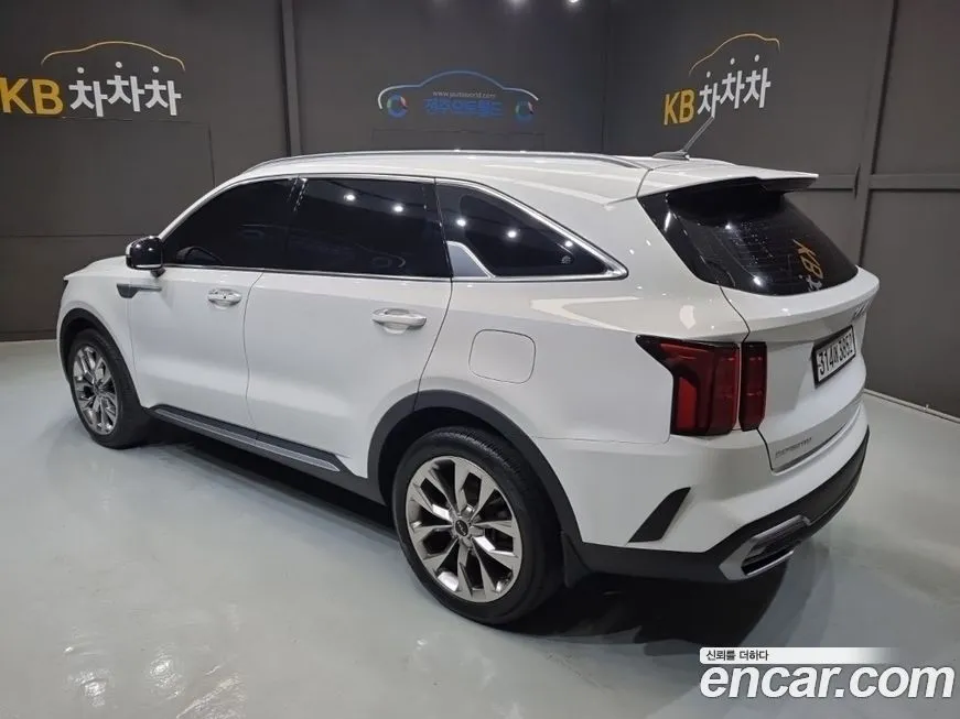 Kia Sorento — фото 10