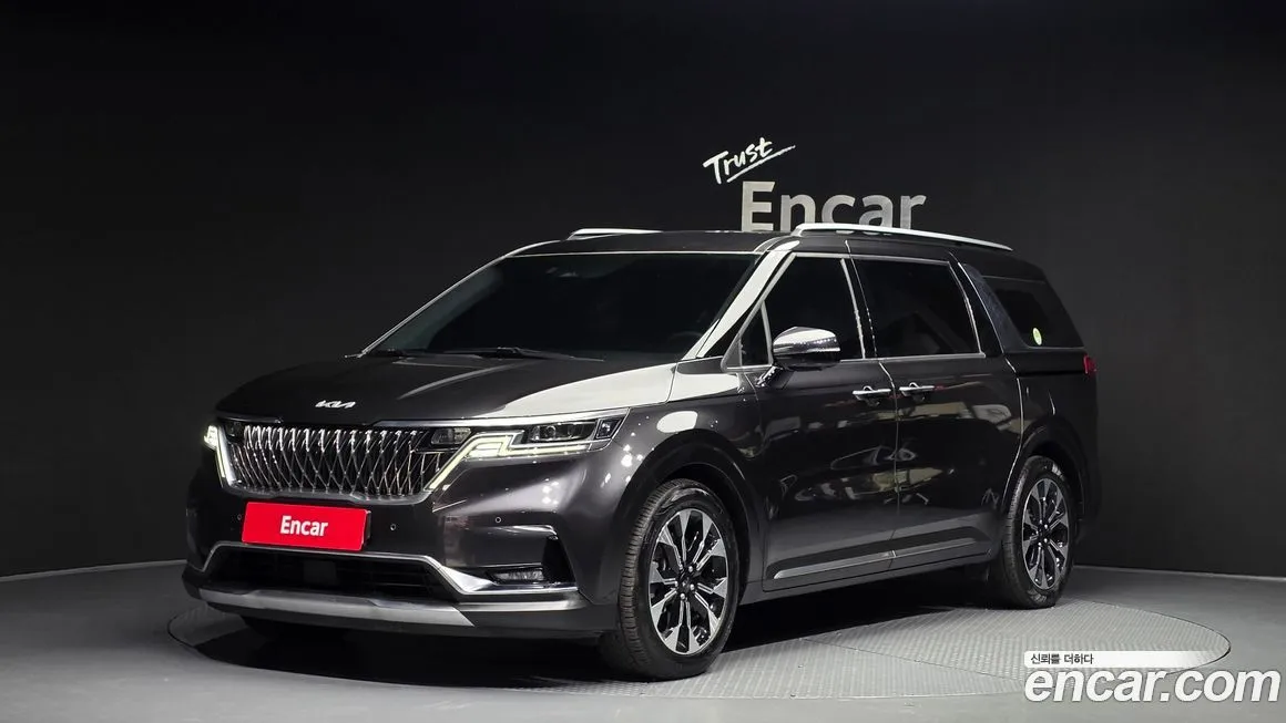 Kia Carnival — фото 1