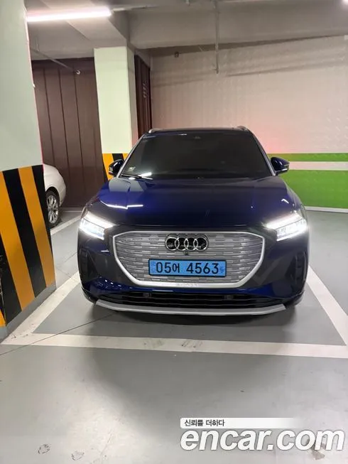 Audi Q4 e-tron — фото 1