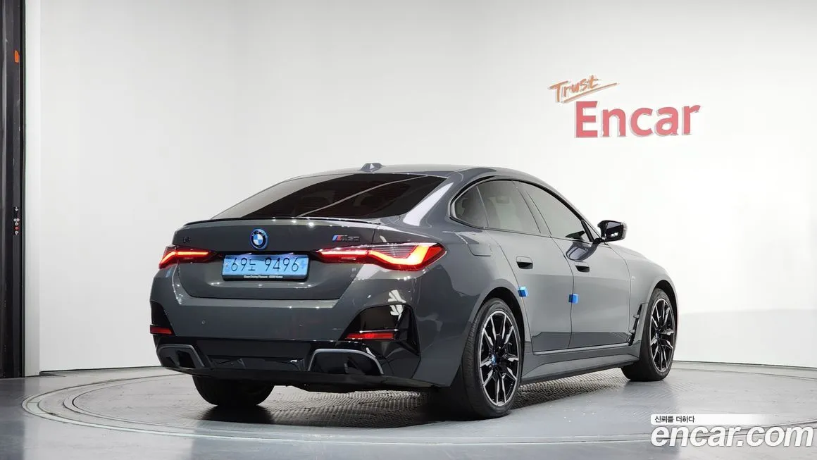 BMW i4 — фото 3