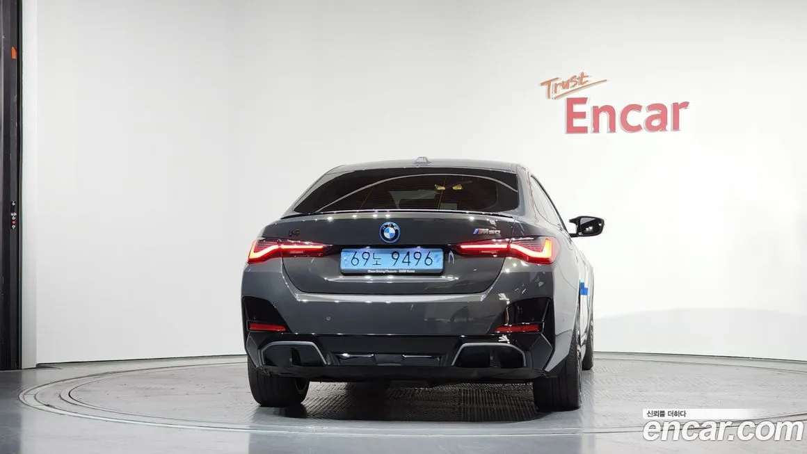 BMW i4 — фото 6