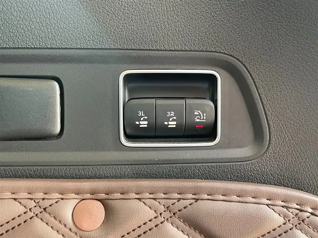 Mercedes-Benz GLS — фото 10