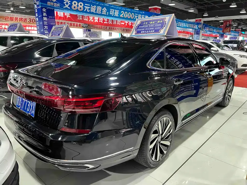 Volkswagen Passat — фото 5