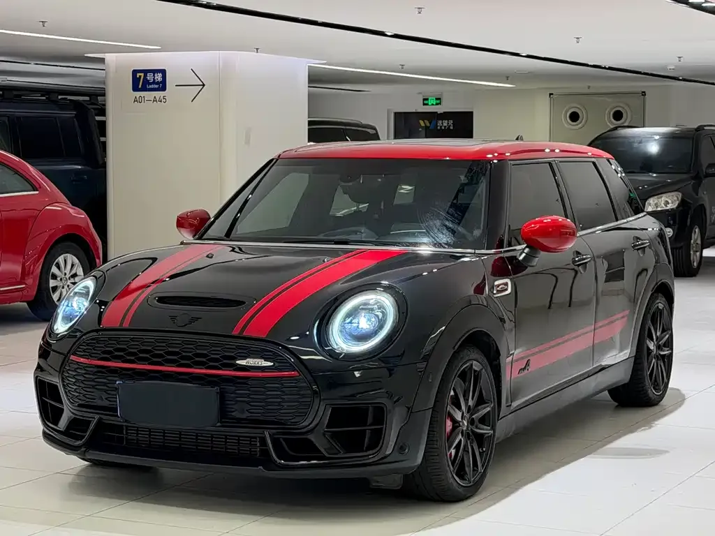 MINI Clubman JCW — фото 1