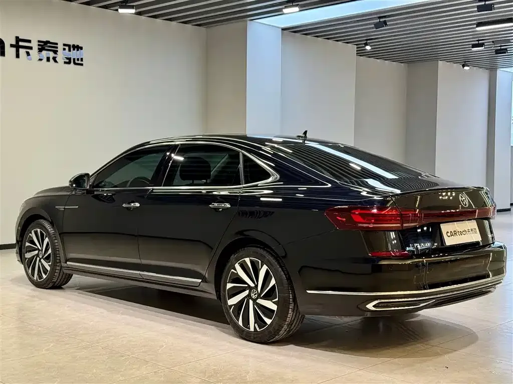 Volkswagen Passat — фото 9