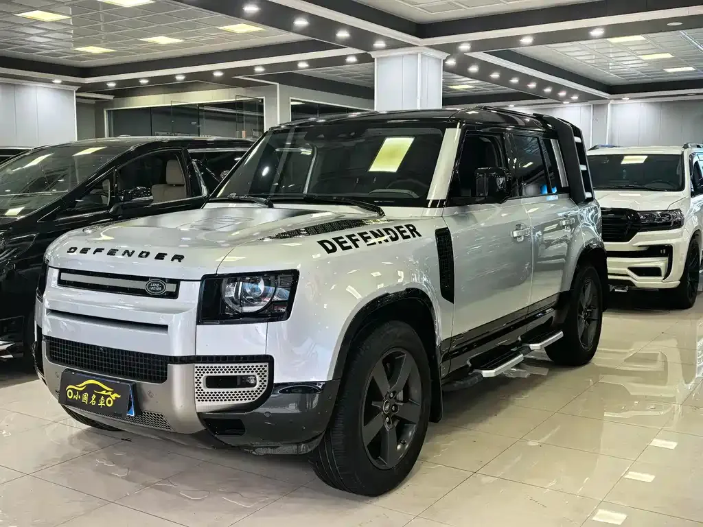 Land Rover Defender — фото 1