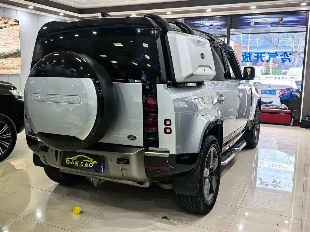 Land Rover Defender — фото 6