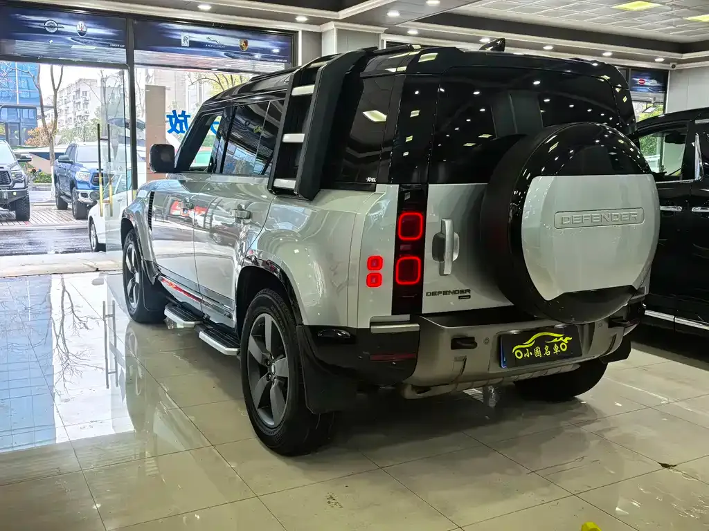 Land Rover Defender — фото 10