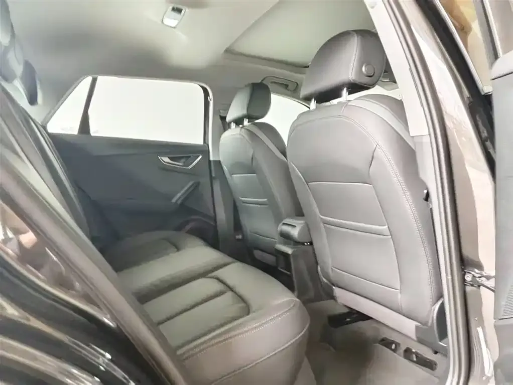 Audi Q2L — фото 2