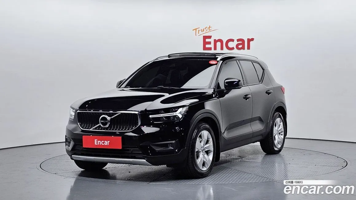 Volvo XC40 — фото 1