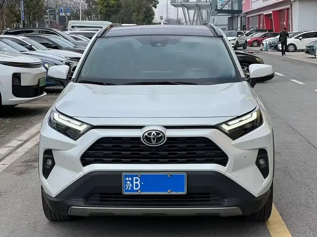 Toyota RAV4 — фото 4