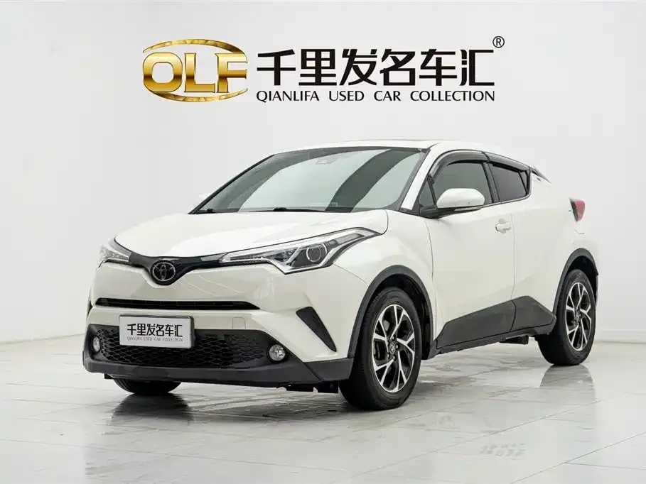Toyota C-HR — фото 1