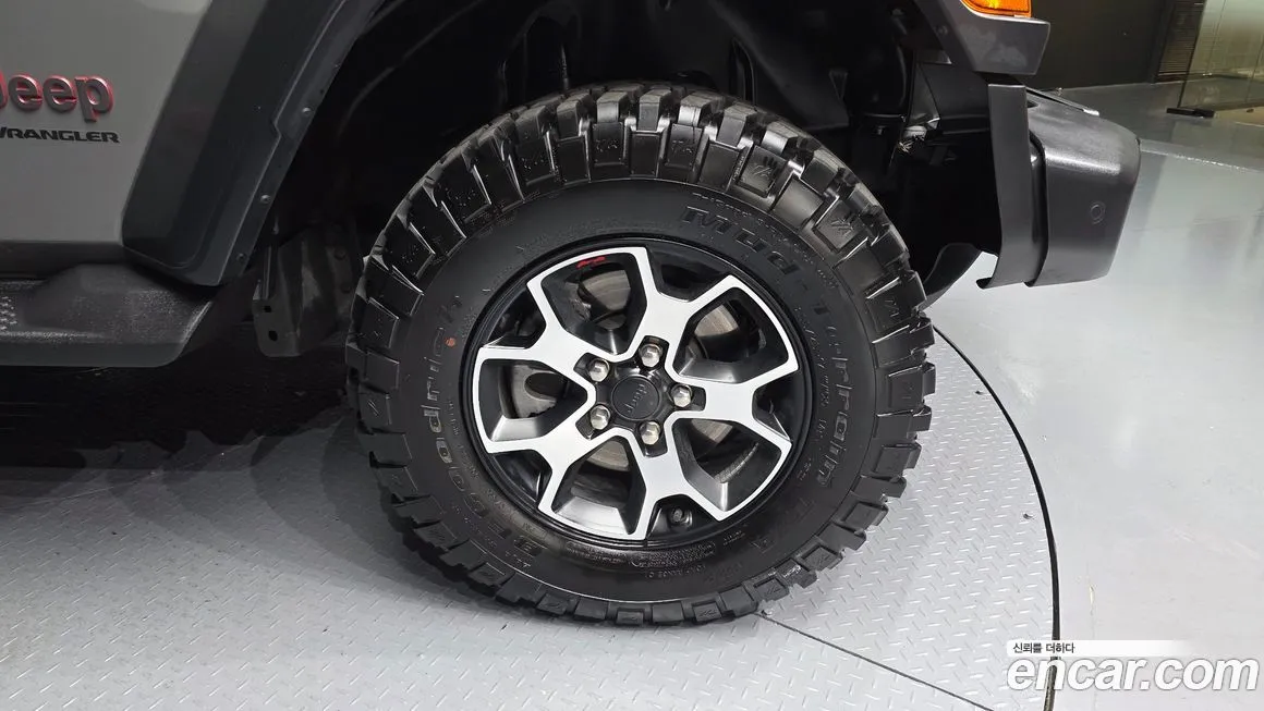 Jeep Wrangler — фото 9