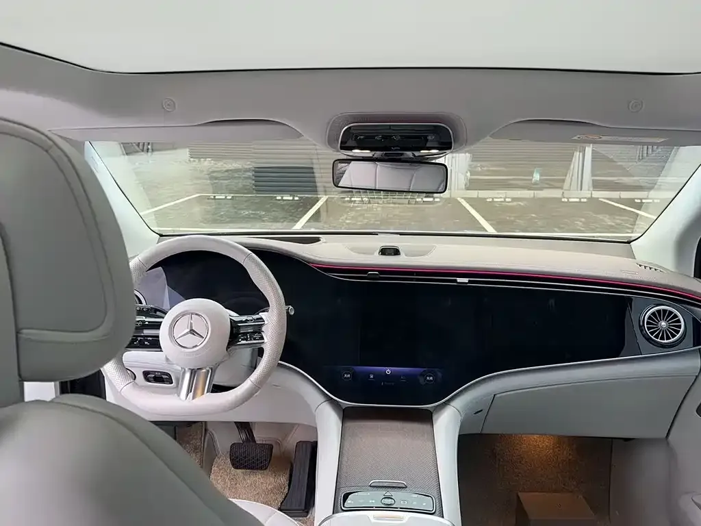 Mercedes-Benz EQE SUV — фото 4