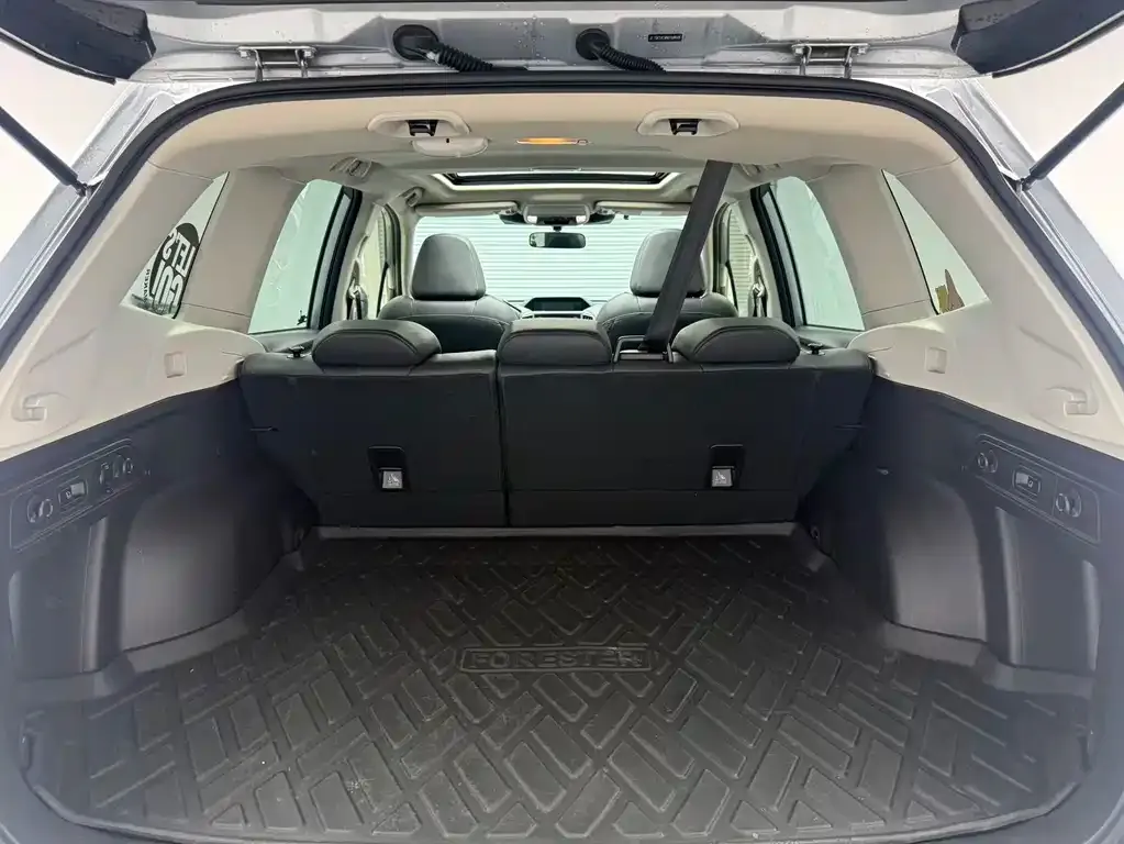 Subaru Forester — фото 9