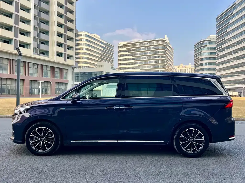 Roewe iMAX8 — фото 6