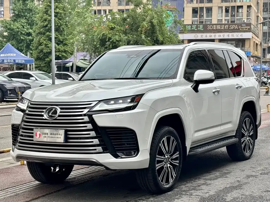 Lexus LX — фото 1