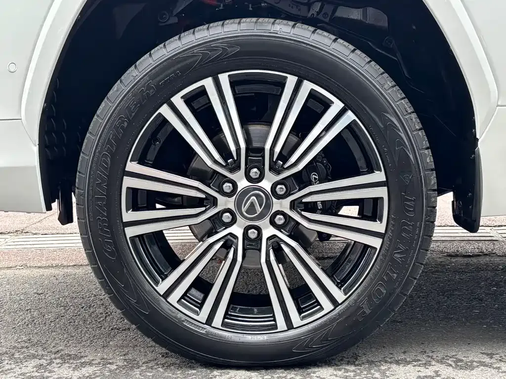 Lexus LX — фото 7