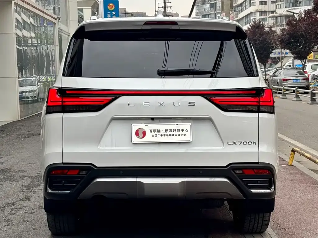 Lexus LX — фото 4
