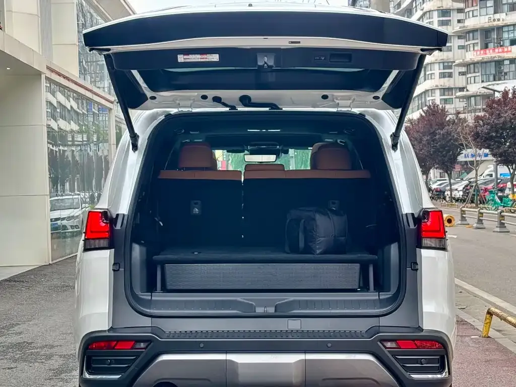 Lexus LX — фото 5