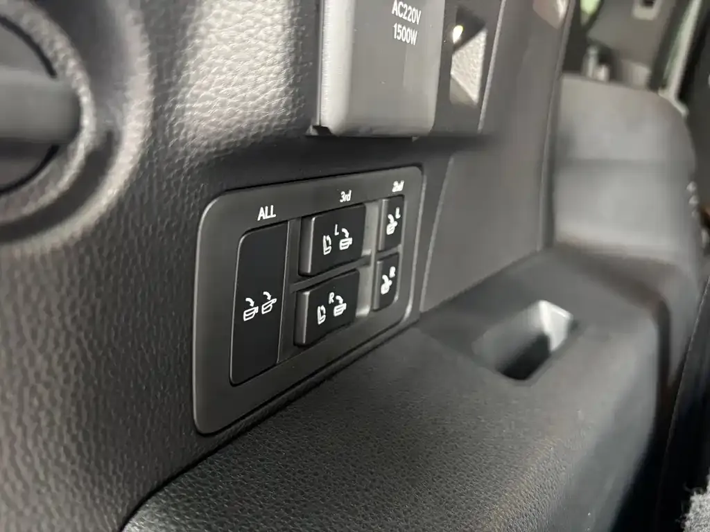 Lexus LX — фото 8