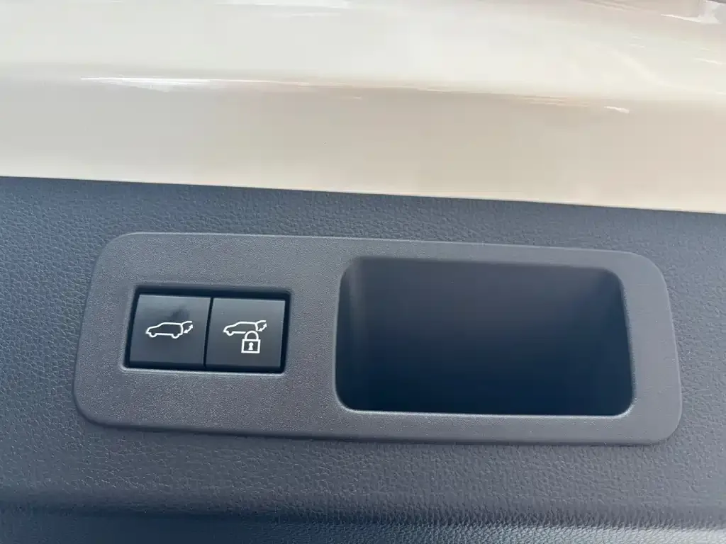Lexus LX — фото 3