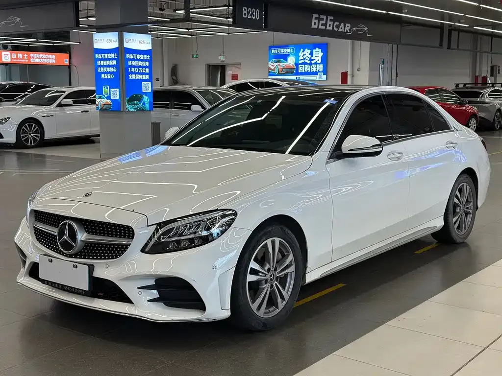 Mercedes-Benz C-Class — фото 1