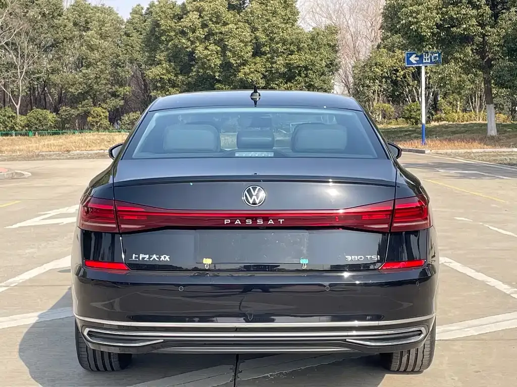 Volkswagen Passat — фото 7