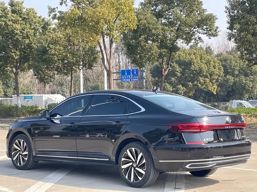 Volkswagen Passat — фото 10