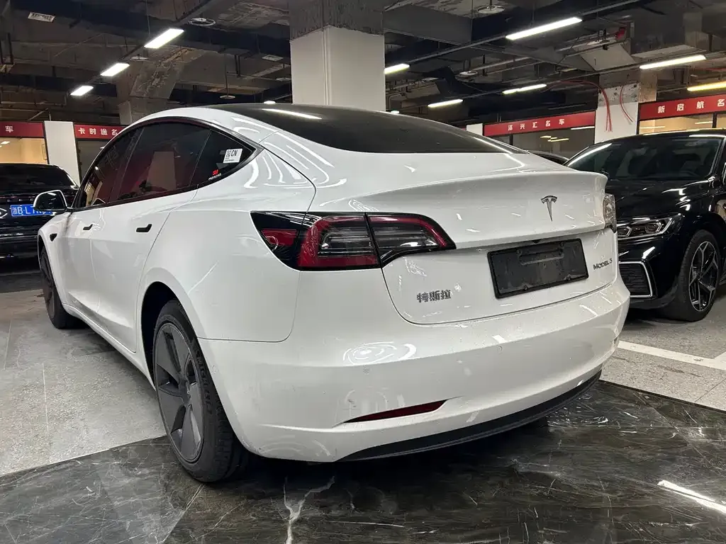 Tesla Model 3 — фото 5