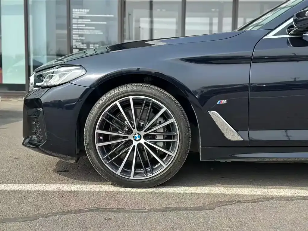 BMW 5 Series — фото 2